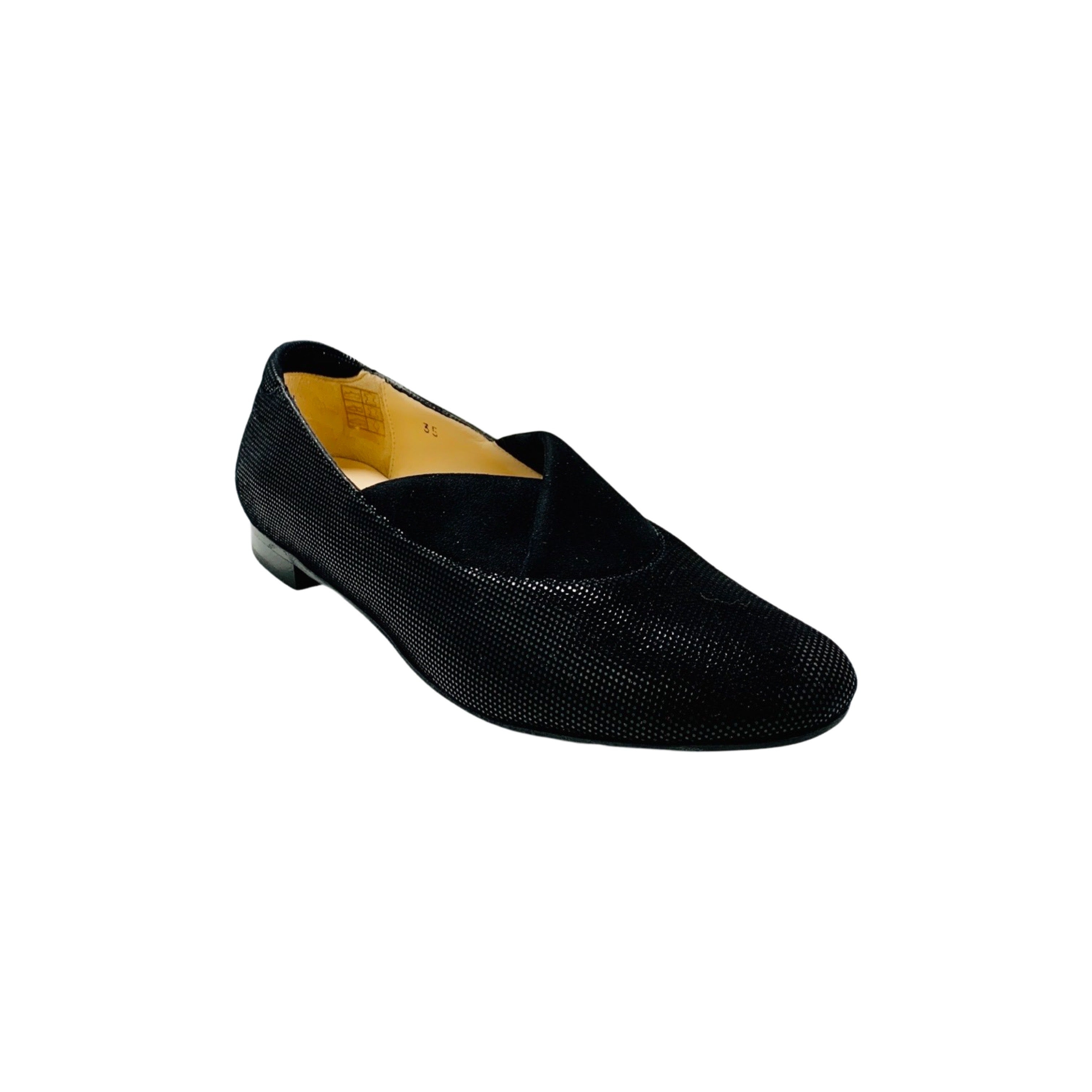 235038 Black Flat