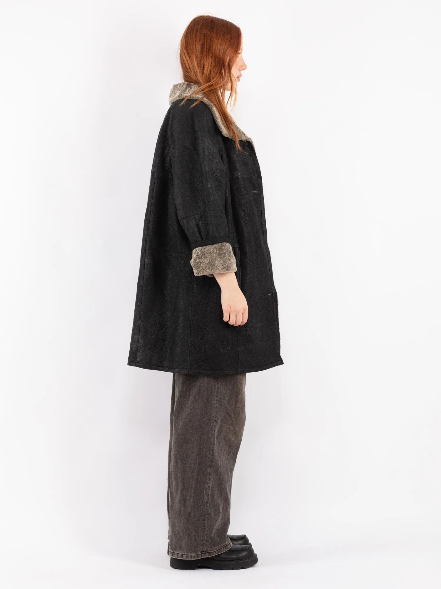 Vintage 90's Women Sheepskin Coat in Black